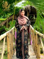 ইম্পোর্টেড জুম ফ্যাব্রিক ফ্লোরাল প্রিন্ট বোরকা - Image 4